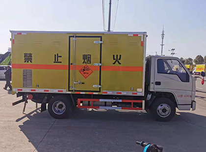 东西湖爆破器材运输车
