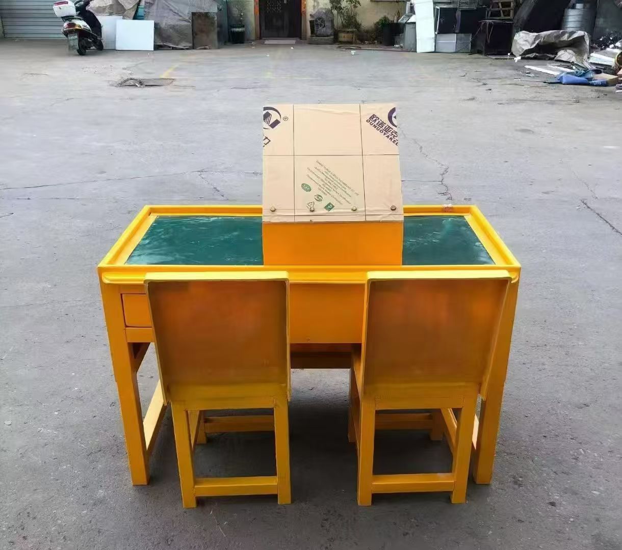 东西湖防静电导通桌井下煤矿火工品发放桌：危险品流转的安全守护者